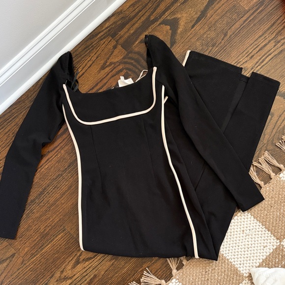 Sunny Coast Long Sleeve Piping Maxi Dress Black - Picture 6 of 7